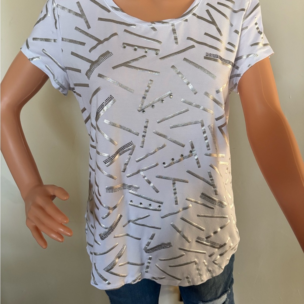 Tricotto White & Silver Shiny Tee. Size Large